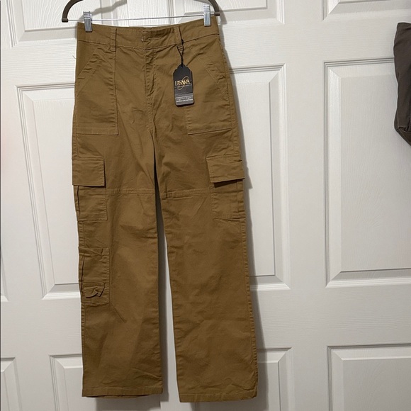 D’Sara Pants - NWT Brown Women's Cargo Pants